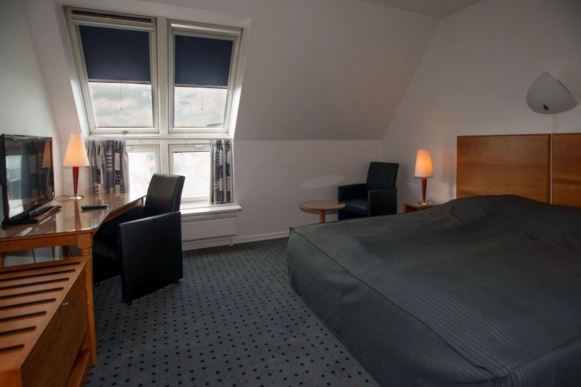 איקסט Hotel Medi מראה חיצוני תמונה